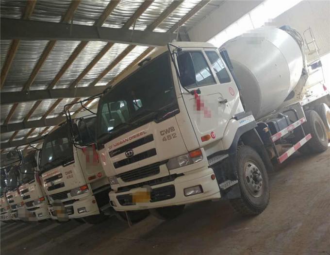 10 PE1エンジンISUZUのトラックミキサのトラック100%の原物によって輸入される状態